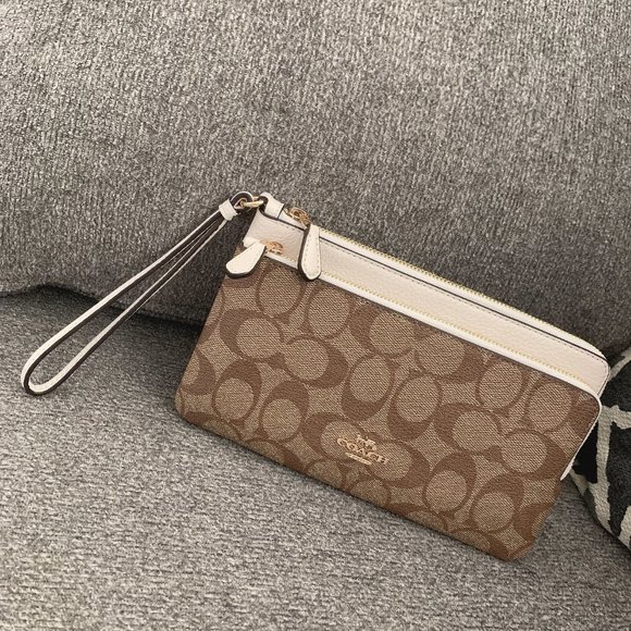 NWT Coach C5576 DOUBLE Zip Wallet in Signature Canvas Gold/Khaki/Chalk - Picture 1 of 8